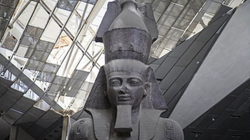 Në Egjipt u tentua të vidhet statuja e Ramses II, që peshon dhjetë tonë