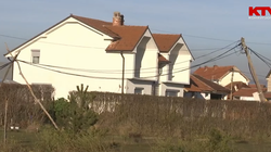 Banorët e Gllogocit ndihen të rrezikuar nga kabllot e rrymës