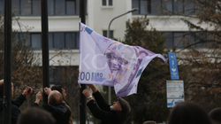 PSD-ja me aksion para MPJD-së, vendos “flamurin” e ambasadorit Berishaj