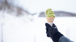 Pse preferohet ngrënia e akullores gjatë dimrit