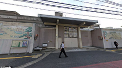 Vdes japonezja në burg, u ngufat nga ushqimi