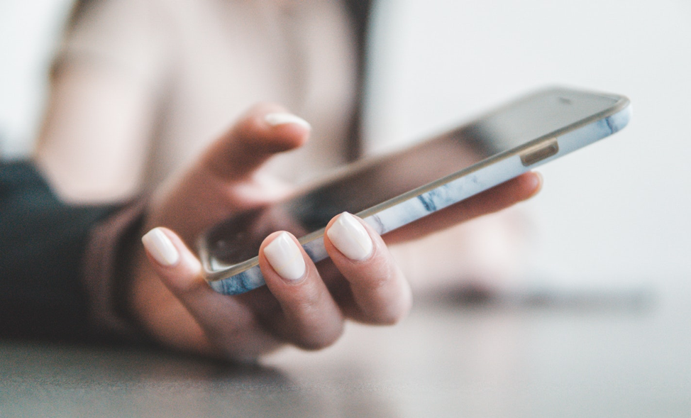 Një grua ngacmon një burrë përmes telefonit në Gjilan
