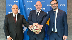 Infantino në takim me Çekun e Ademin lavdëron Kosovën që e ka prioritet infrastrukturën e futbollit