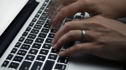Abuzimi online, kërkohet mbrojtje më e madhe e grave në rrjetet sociale