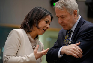 Ministrja e Jashtme gjermane, Annalena Baerbock, ka thënë se Qeveria e saj do të aprovojë kërkesën polake për “Leopardët” e famshëm, duke shtuar se Rusia assesi nuk duhet ta fitojë luftën