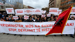 Fëmijët e dëshmorëve protestuan kundër deklaratave të Kurtit për Ivanoviqin
