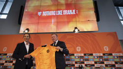 Koeman zotohet për futboll sulmues pas kthimit në krye të Holandës