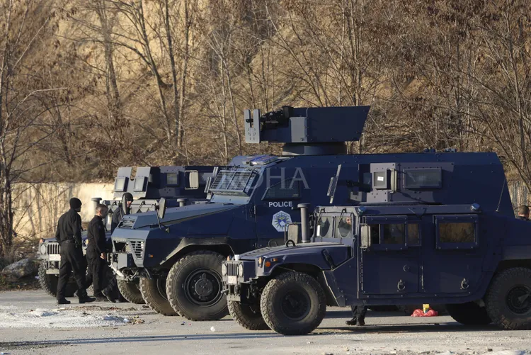 Policia: Dy të dyshuarit për incidentin në Leposaviq kanë të kaluar kriminale