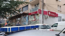 Grabitësi i armatosur vodhi 10,000 euro nga filiali i institucionit financiar në Prizren