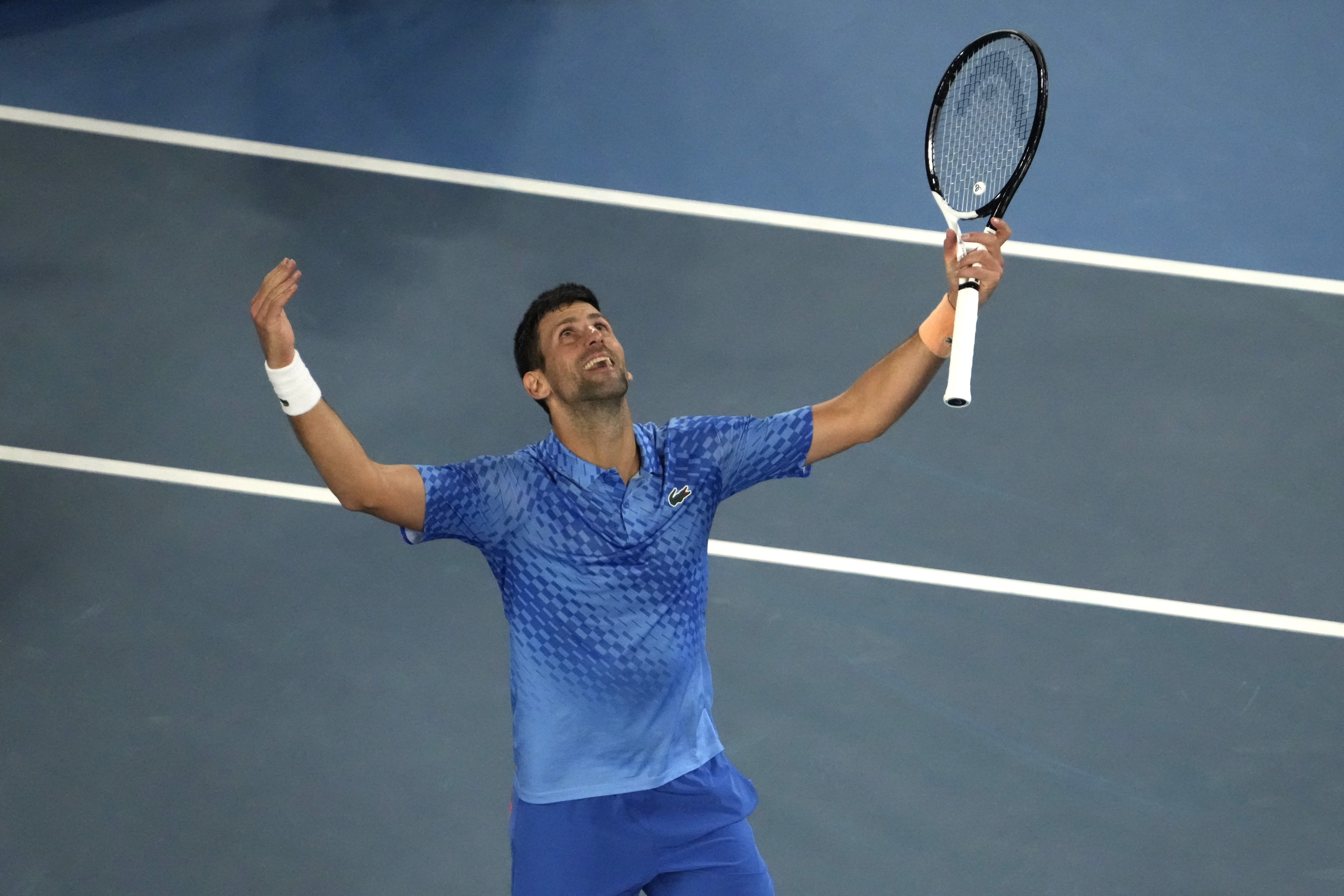 Gjokoviq triumfon në “Australian Open”, barazon rekordin për Grand Slame të fituara