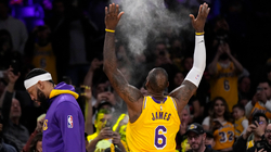 LeBron James shumë afër rekordit të pikëve në NBA