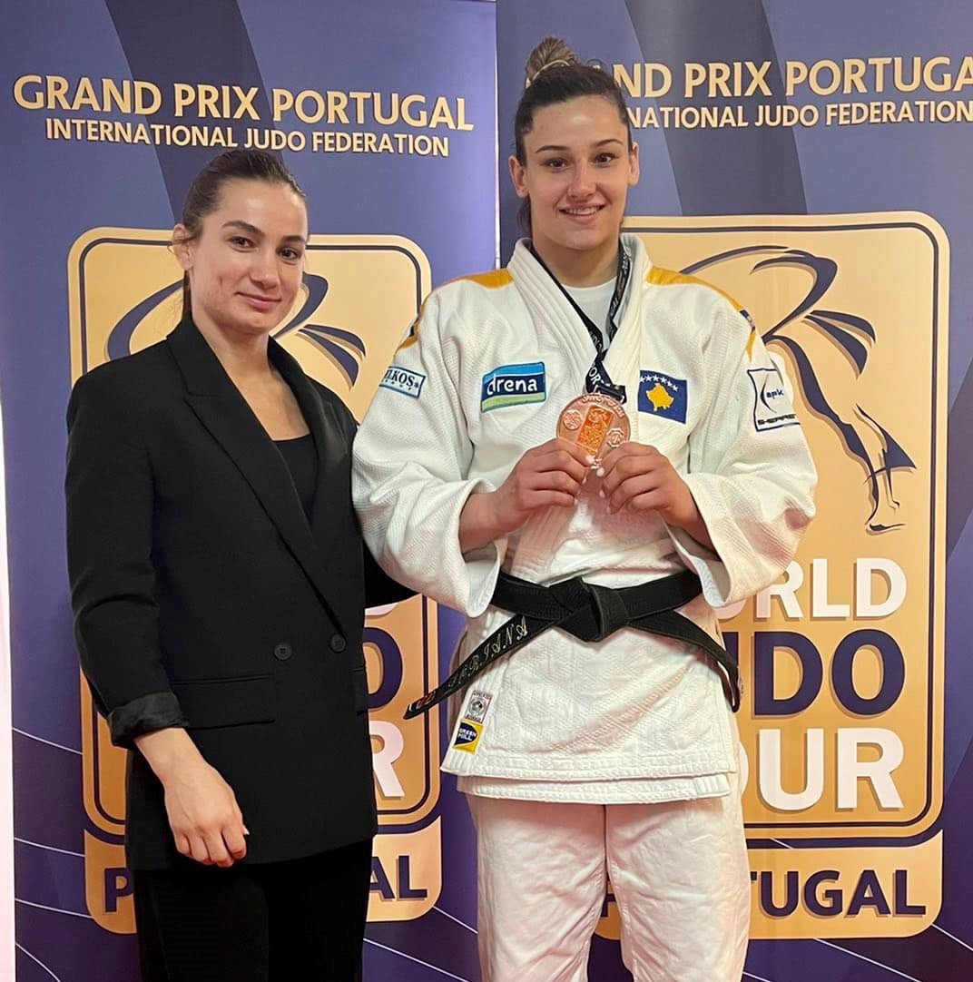 Loria Feronika Bronze of Loriana for continuation of the positive progress - KOHA.net