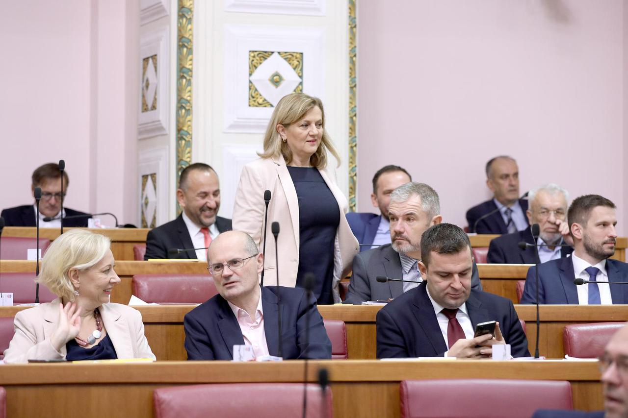 Presidenti kroat tha se “Kosova iu vodh Serbisë”, reagon deputetja shqiptare në Kroaci