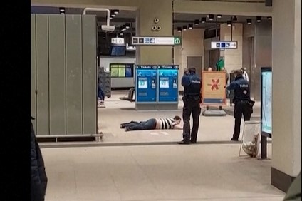 Sulm me thikë në stacion të metrosë në Bruksel, tre të lënduar