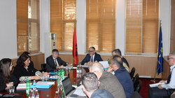 Vitia takon ambasadorin e Luksemburgut në Kosovë, diskutojnë për shëndetësinë