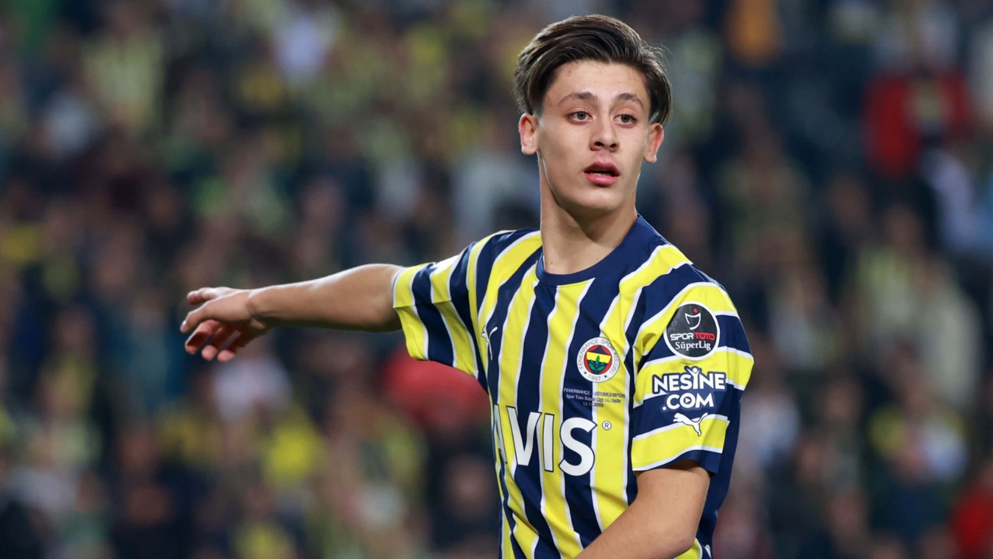 Barcelona në bisedime me Fenerbahçen për Gulerin