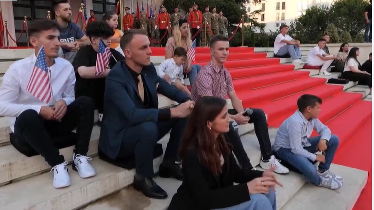 Rama falënderon Klintonët e Hilarit e Kosovës që morën pjesë në ceremoninë e të hënës