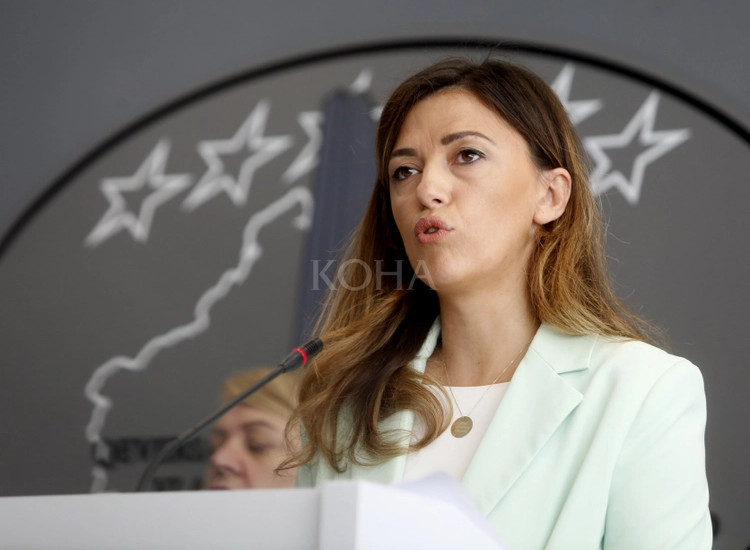 Ministrja e Drejtësisë, Albulena Haxhiu