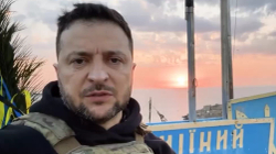 Zelensky shkon në ishullin ku ukrainasit e patën çuar “në ferr” luftanijen ruse
