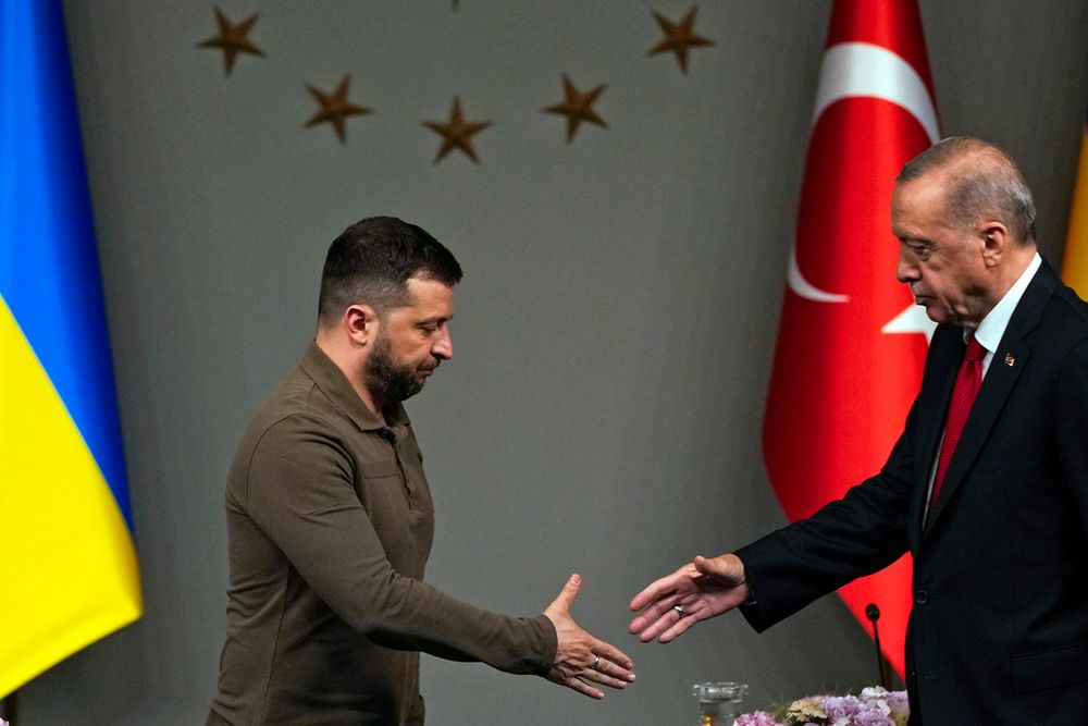 Zelensky falënderon Erdoganin për kthimin në atdhe të ish-komandantëve ukrainas