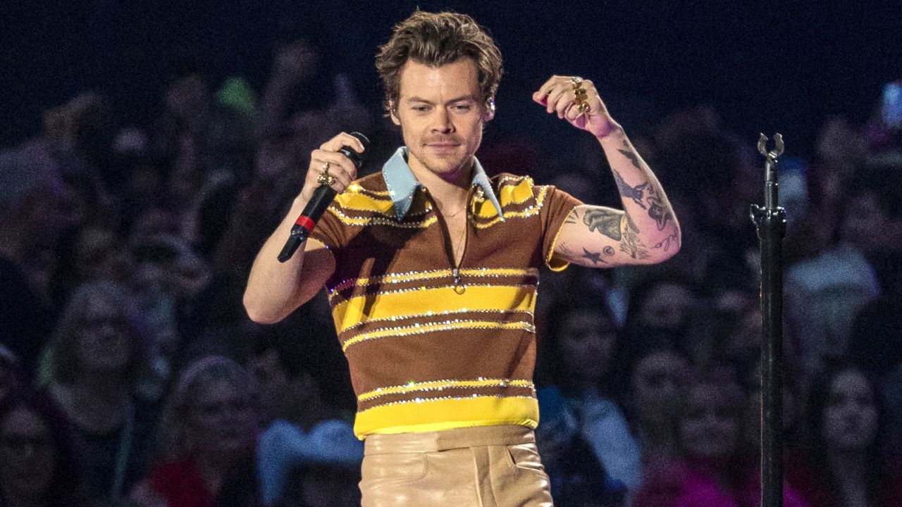 Harry Styles merr goditje në sy gjatë performancës në Vjenë