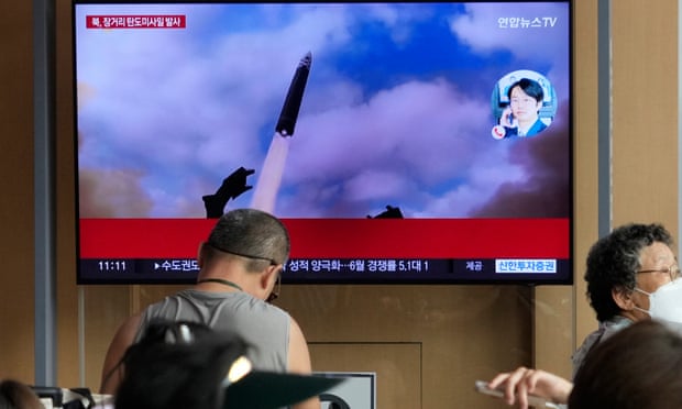 Koreja e Veriut lëshon një raketë balistike ndërkontinentale pas kërcënimit ndaj SHBA-së