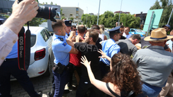 PSD-ja aksion para Kuvendit, përleshet me policinë