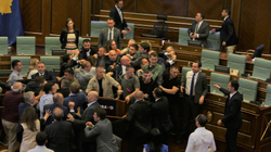 BE-ja e dënon dhunën e përdorur në Kuvend
