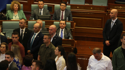 Konjufca vendos për dy orë pauzë pas rrahjes në Kuvend