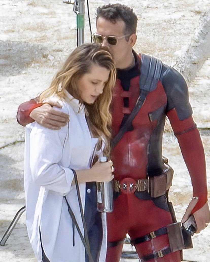 Ryan Reynolds vizitohet nga familja gjatë gjirimeve