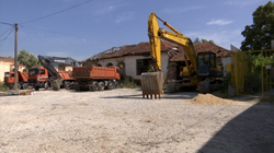 Ekskavatorët i futen monumentit në Runik të Skenderajt
