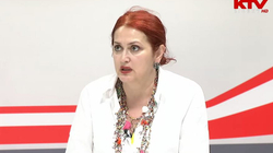 Hoxha: Konjufca mund ta kishte menaxhuar situatën, por seanca u dirigjua nga Kurti