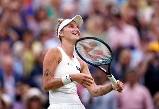 Vondrousova shkruan histori në “Wimbledon”, shokon Jabeurin