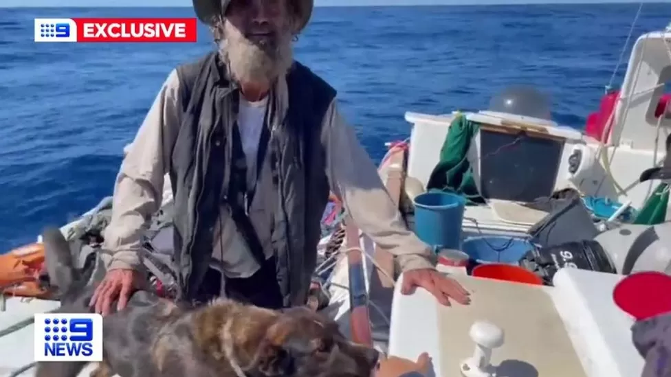 Peshkatari australian me qenin e tij arriti të mbijetojë dy muaj në Oqeanin Paqësor