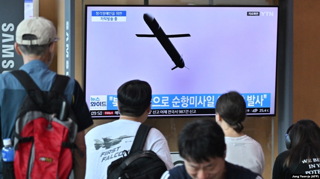 Koreja e Veriut lëshon raketa lundruese, mes tensioneve në rritje