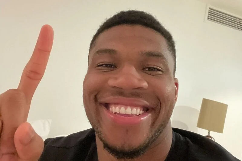 Antetokounmpo bën “postimin e vitit” për transferimin e mundshëm të Mbappes tek Al-Hilali