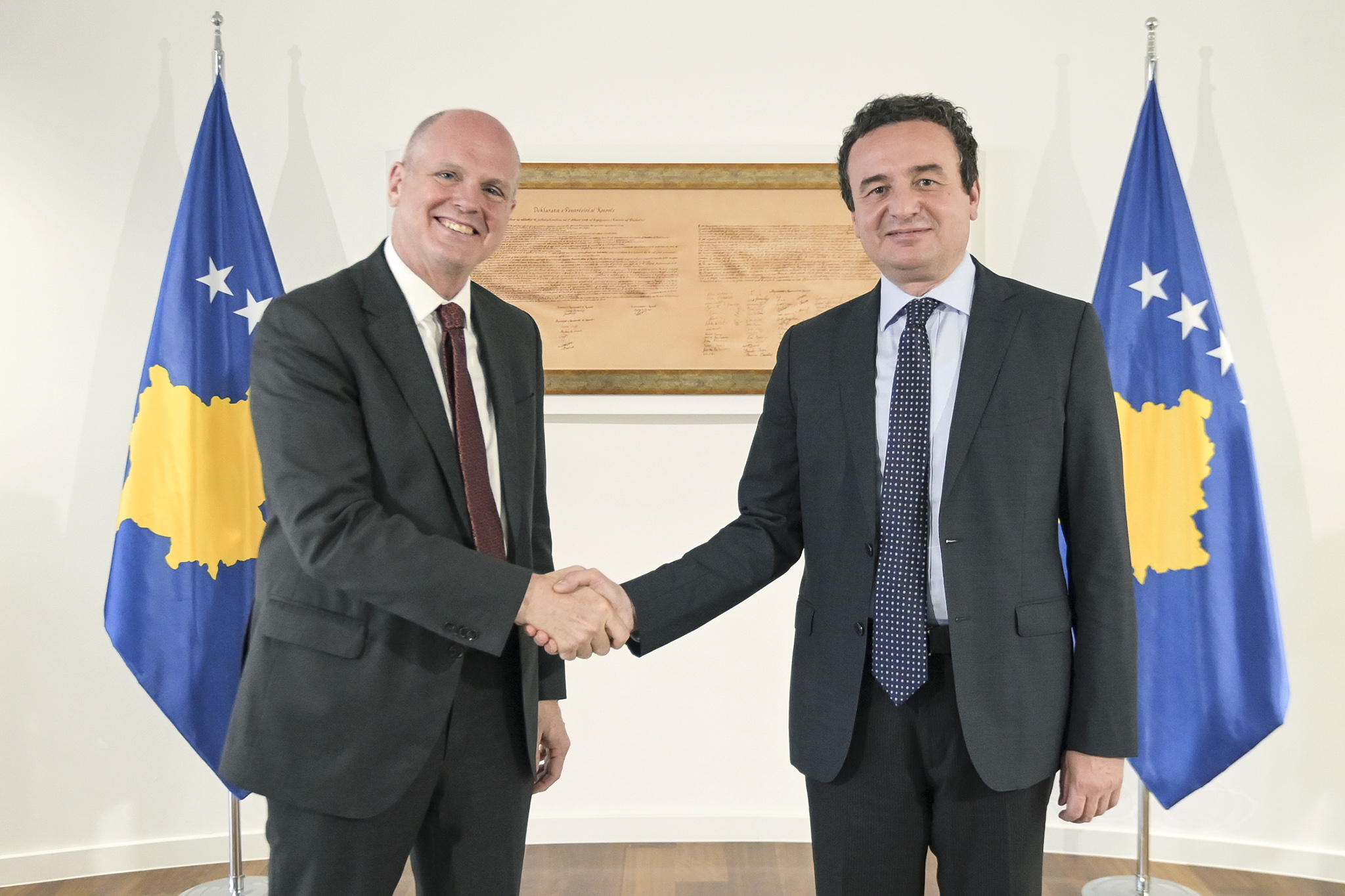 Kurti lavdërohet me statistikat e punësimit në takim me FMN-në