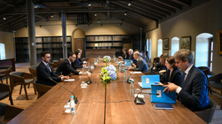 Osmani takon Macronin e Scholzin: Duhet qëndrim unik nga BE-ja kundër tendencave të Serbisë