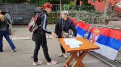 Sveçla: Serbët po detyrohen të nënshkruhen për pjesëmarrje në protestë