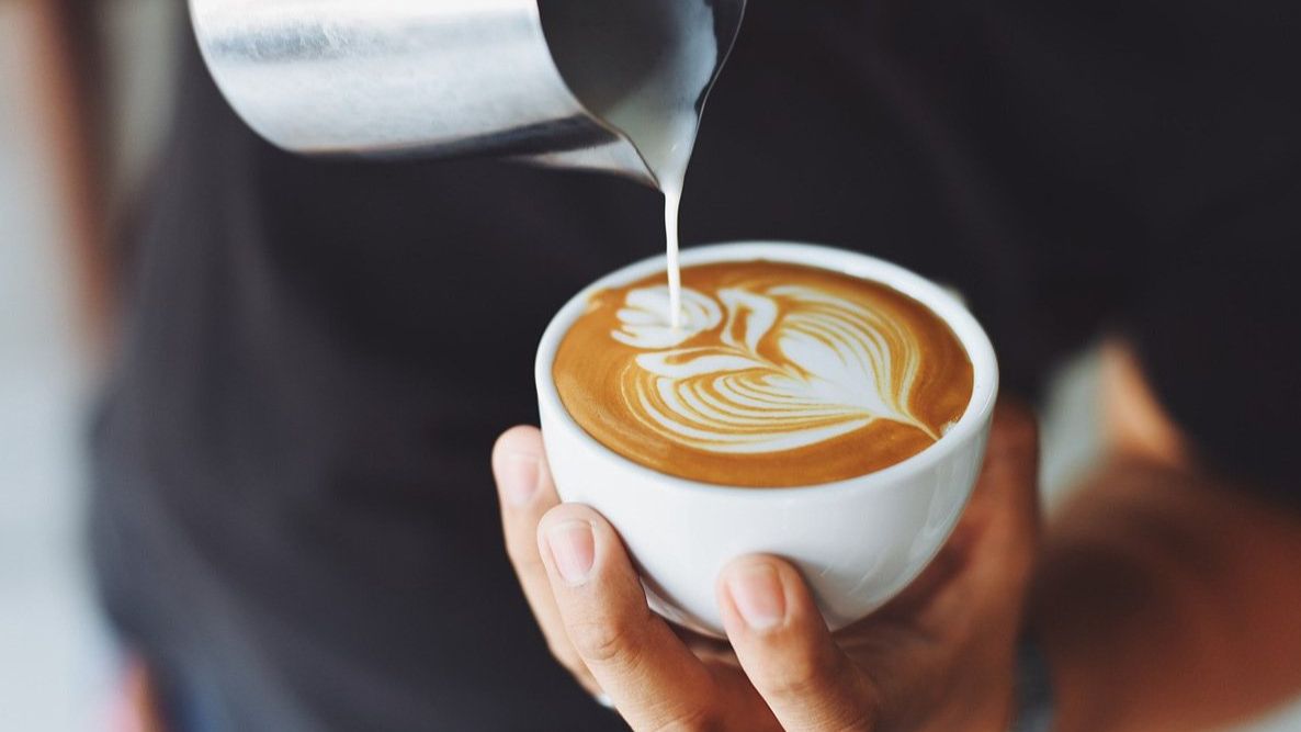 995 euro një filxhan kafe - kafeneja thotë se të ftuarit nuk i shqetëson çmimi