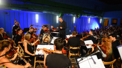 Orkestra e cila me notat e Ballkanit fshin kufijtë