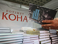 Në libër përmenden shumë emra, të cilët për fat të keq nuk kanë lënë gjurmë të shkruara në formë publikimi, e me të cilat mbase edhe do të kompletohej pasqyra e gjithë asaj periudhe shikuar nga shumë pikëvështrime (Foto: Driton Paçarada)