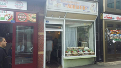 Peja humb “Adriatikun”, ëmbëltoren simbol për gjysmë shekulli