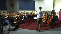 Muzika shqipe dhe kryeveprat botërore kumbojnë për Ditën e Çlirimit