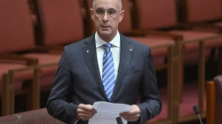 Partia australiane përjashton senatorin që e ngacmoi seksualisht kolegen