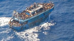 Arrestohen nëntë të mbijetuar nga fundosja e varkës në Greqi