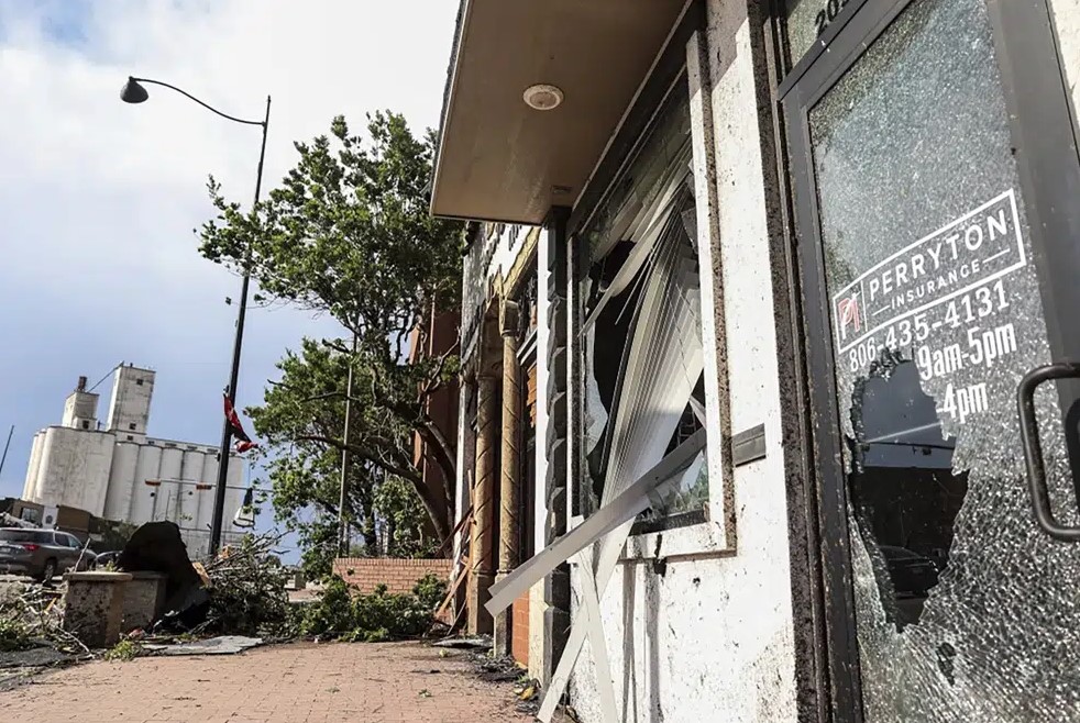 Të paktën tre të vdekur nga tornadoja në qytetin verior të Teksasit