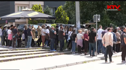 Serbët protestuan në Leposaviq e Zveçan, kërkuan lirimin e tre të arrestuarve