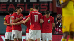 Austria mposht Suedinë dhe shkëputet