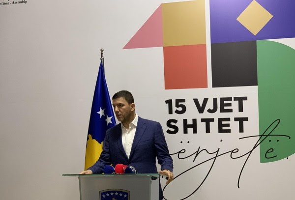 Krasniqi kërkon zgjedhje të jashtëzakonshme në veri, por mocionin se sheh zgjidhje